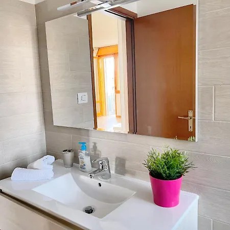 Apartament Lovely A Due Passi Dal Mare *